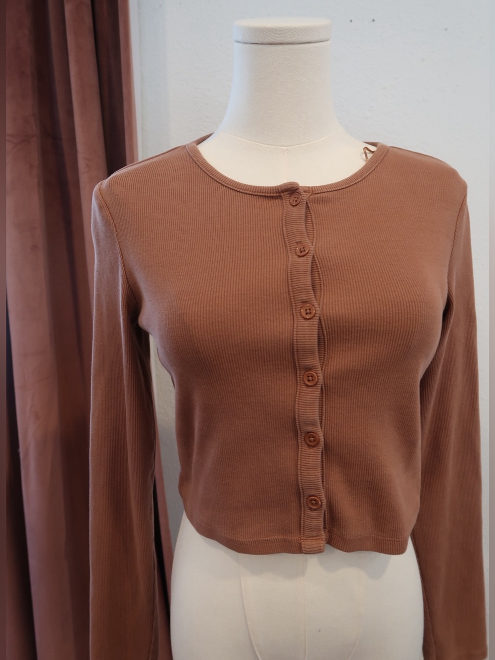 Zara Women's Ribbed Button-Front Crop Top in Brown